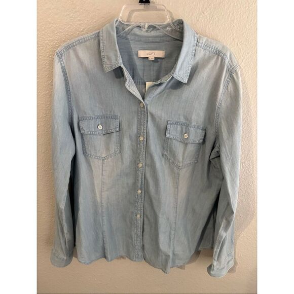 LOFT Tops - ❤️Loft Light Weight Chambray Button Down Shirt